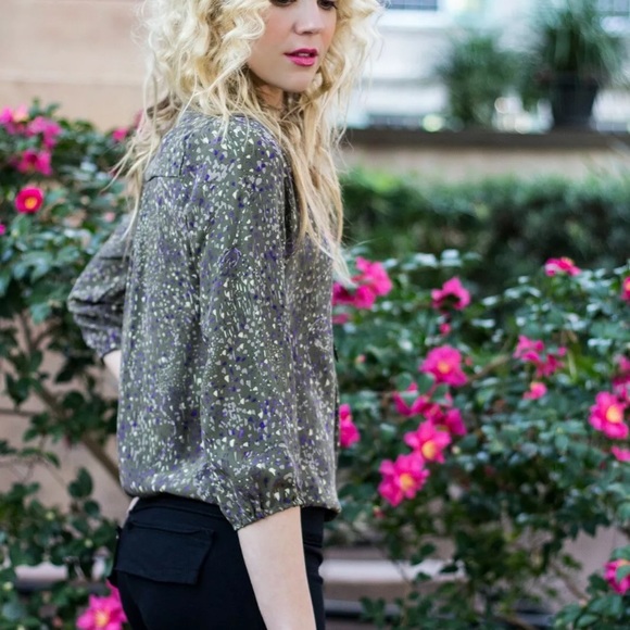 Amour Vert Amy Blouse - Picture 1 of 3